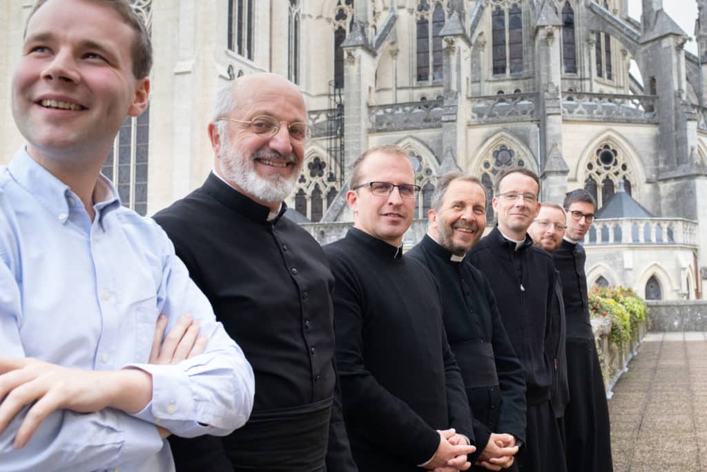 Les Chapelains du sanctuaire Notre-Dame de Montligeon