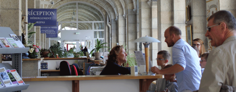 Accueil au sanctuaire de Montligeon