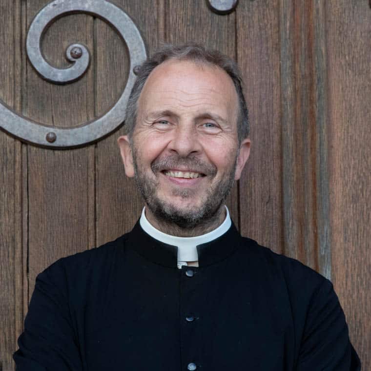 Don Martin Viviès, chapelain au sanctuaire Notre-Dame de Montligeon