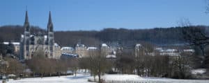 Notre-Dame de Montligeon sous la neige