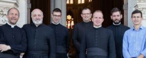 Les chapelains du sanctuaire Notre-Dame de Montligeon