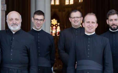 Les chapelains du sanctuaire Notre-Dame de Montligeon