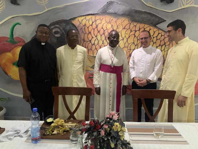 Avec Monseigneur Léonard KASANDA, évéque émérite du diocèse de Luiza (RDC)