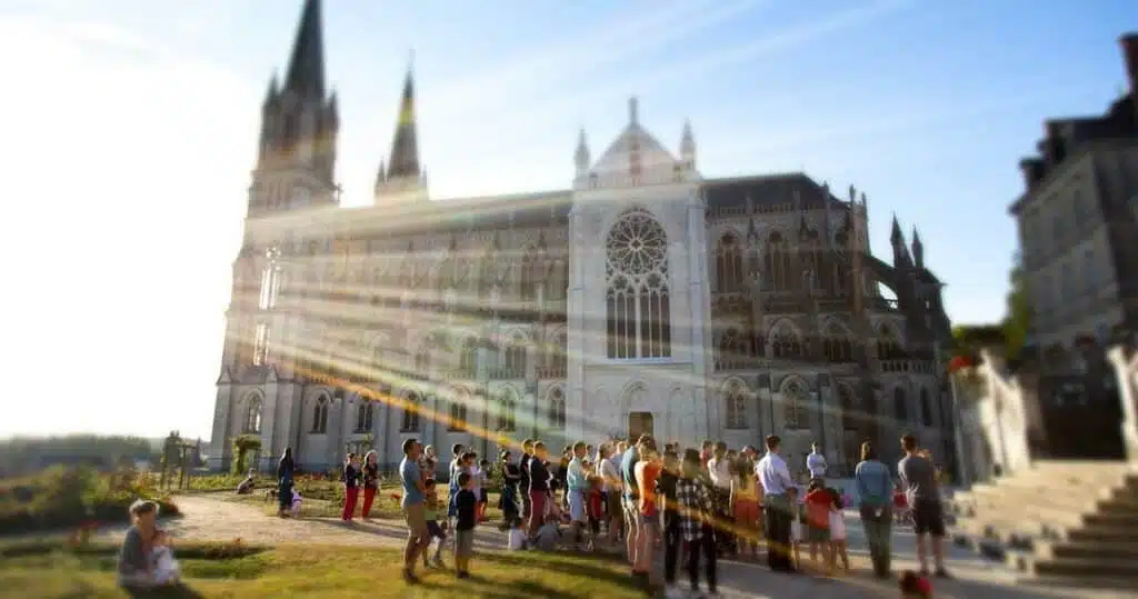 Session familles au sanctuaire Notre-Dame deMontligeon