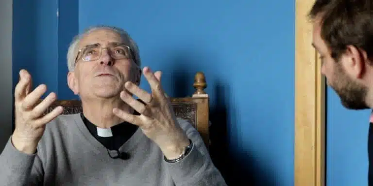 Le père Charles Lenoir est prêtre du diocèse de Séez,