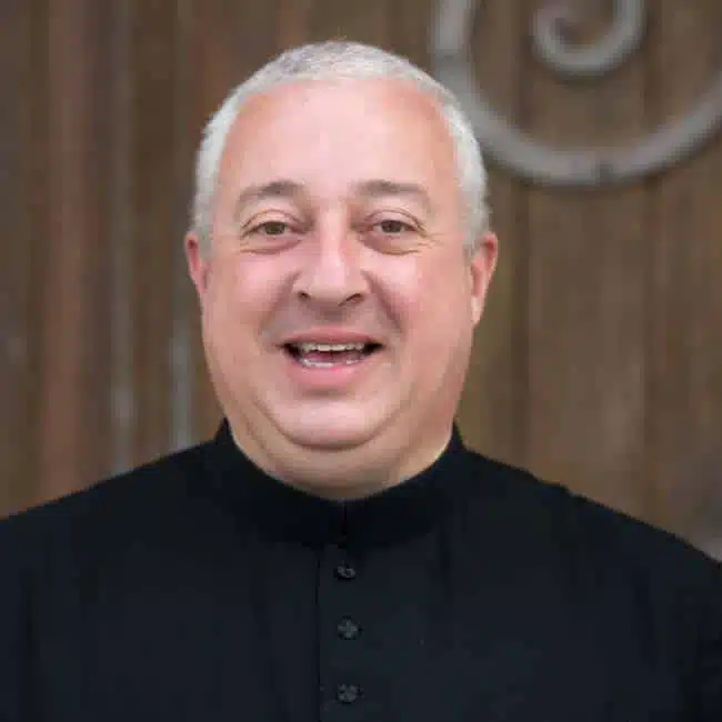 Don Stéphane Pelissier, prêtre de la communauté Saint-Martin