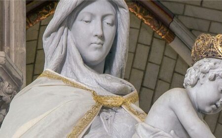 Embrace the Blessings of the Novena for the Departed with Our Lady Liberatrix