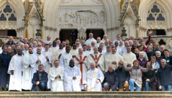 Pèlerins de l'espérance, c'est le thème du rassemblement des recteurs de sanctuaires de France au sanctuaire Notre-Dame de Montligeon.