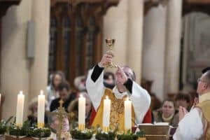 Eucharistie de la messe de Noël.