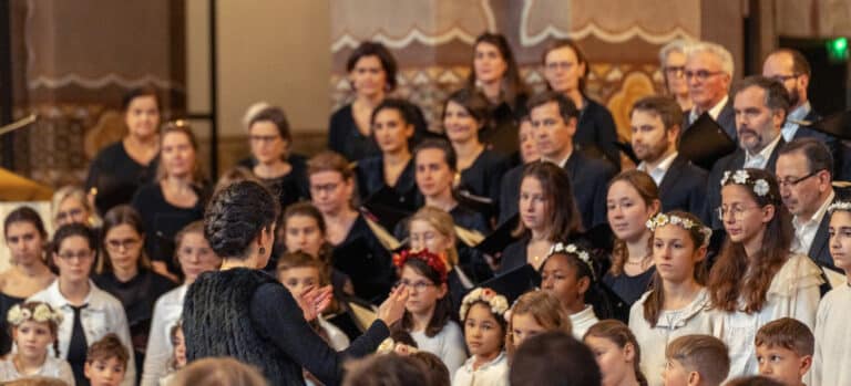 À l’occasion de la Toussaint, le sanctuaire Notre-Dame de Montligeon accueille un événement musical exceptionnel : le Requiem de Gabriel Fauré, interprété le samedi 1er novembre 2025 à 18h dans la basilique.