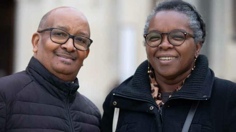 Martine et Séverin viennent à Montligeon confier leur petite fille - Pèlerinages du Ciel sanctuaire Notre-Dame de Montligeon 2024.