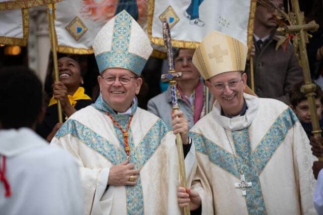 Cardinal Gérald Cyprien Lacroix archevêque de Québec et Monseigneur Bruno Feillet, évêque de Séez