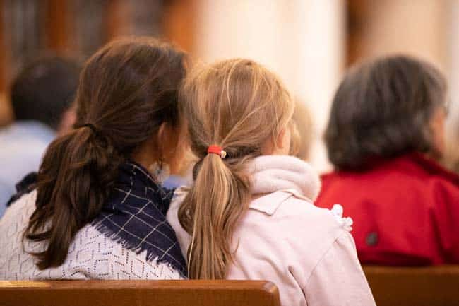 2023-04-08 Triduum Pascal samedi saint-preparation vigile-pascal (C)Sanctuaire-Montligeon