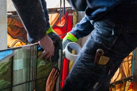 Travaux dépose des vitraux du choeur Atelier Gouty