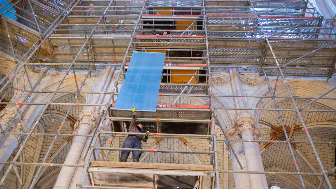 Travaux dépose des vitraux du choeur Atelier Gouty
