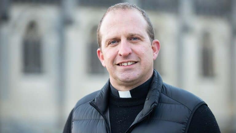 Don Paul Denizot au micro de RCF