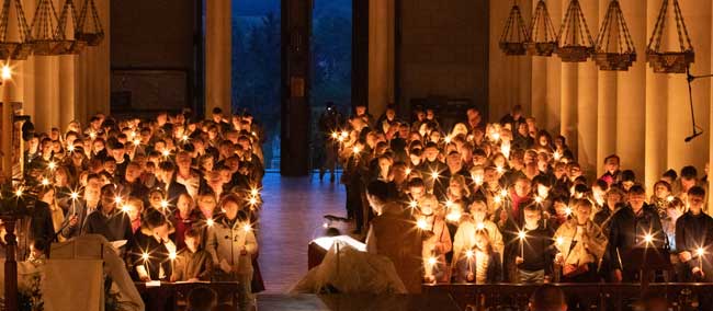 Pâques 2025 - Vigile Pascale sanctuaire Notre-Dame de Montligeon