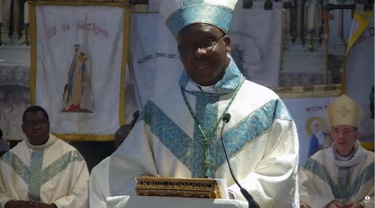 Monseigneur Roger HOUNGBÉDJI, archevêque de Cotonou
